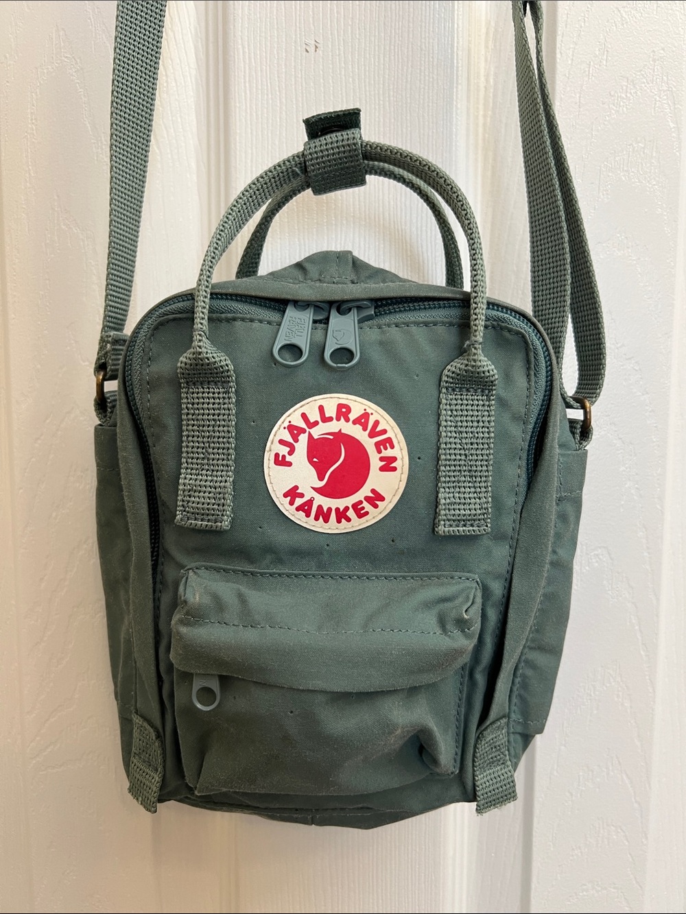 Fajllraven Kanken Mini Crossbody Bag